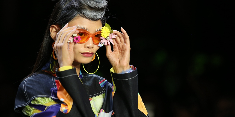 Китайский модельер Ся Ици представила свою коллекцию на Нью-Йоркской неделе моды