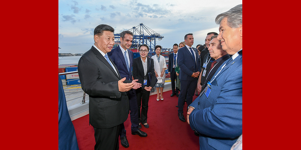 Си Цзиньпин и премьер-министр Греции К. Мицотакис посетили порт Пирей