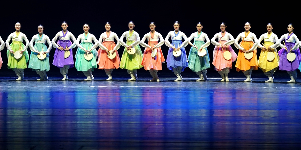 "Шедевры танцевальной классики" на пекинской сцене