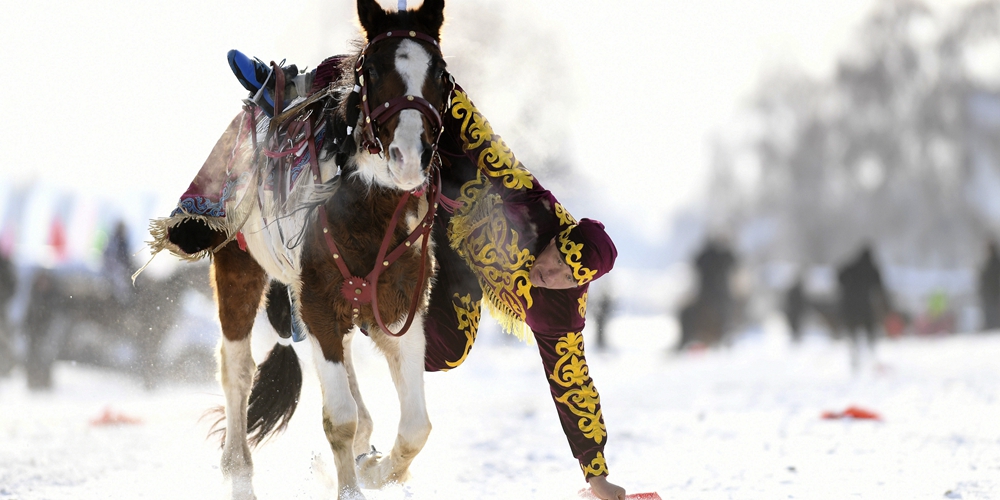 Большой конный праздник в китайской "столице снега"
