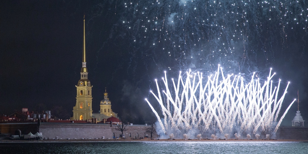Фестиваль огня "Рождественская звезда" в Санкт-Петербурге
