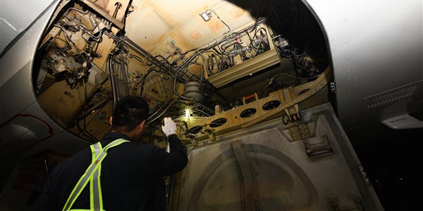 Обслуживание самолетов -- залог безопасности полетов в дни "Чуньюнь"