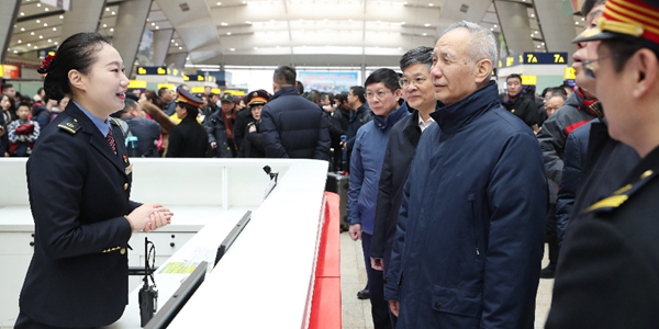 Лю Хэ подчеркнул необходимость обеспечения комфортных и безопасных пассажироперевозок на период "чуньюнь"