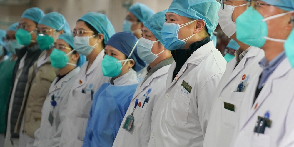 Медики уханьской больницы "Сехэ" организовали ударную бригаду по противодействию пневмонии из-за коронавируса нового типа