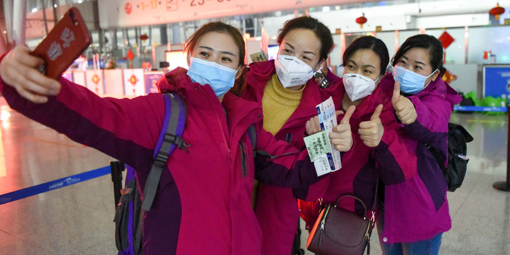 Вторая медбригада Синьцзяна отправилась в провинцию Хубэй на борьбу с эпидемией