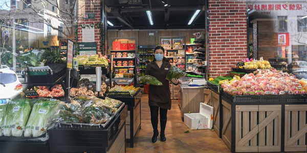 Жизнь в городе Ичан в Хубэе постепенно возвращается в привычное русло