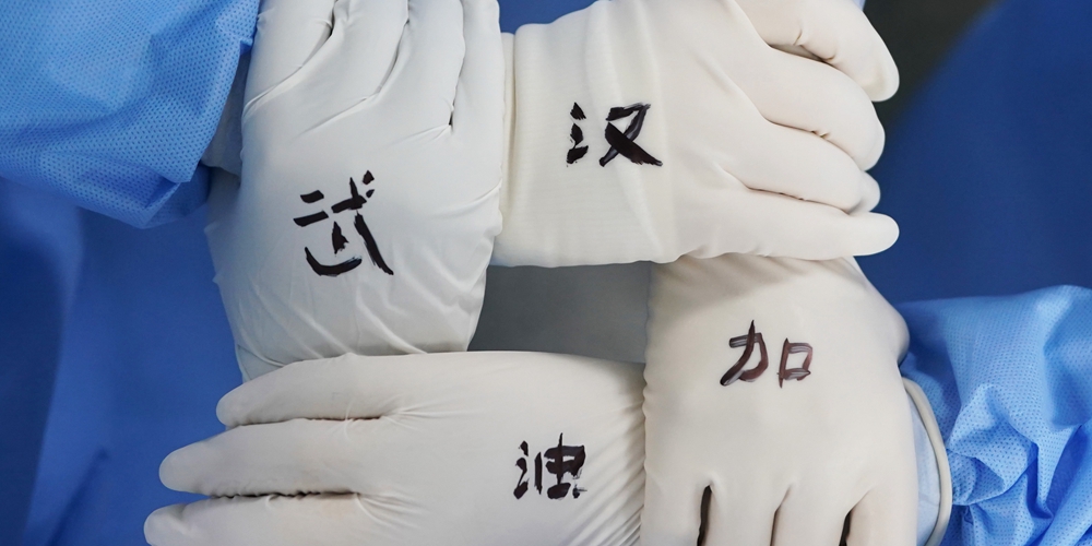 Девушки, рожденные в 80-е и 90-е годы, мужественно борются с коронавирусом