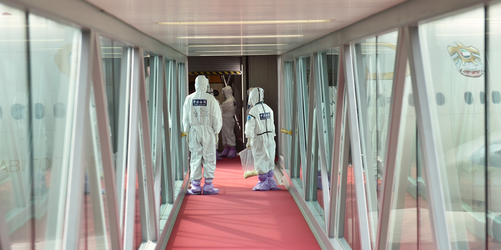 В международном аэропорту Пекина введен строгий карантинный режим в отношении въезжающих пассажиров