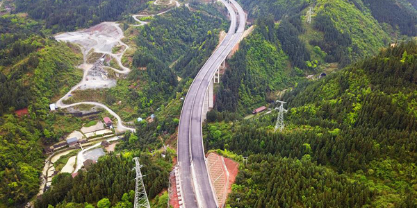 Строительство скоростной автомагистрали в провинции Гуйчжоу