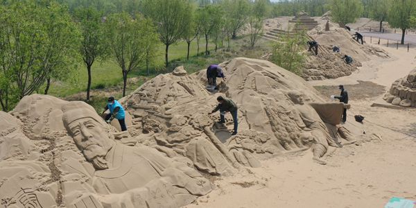 Парк песчаных скульптур в Циньхуандао готовится к открытию