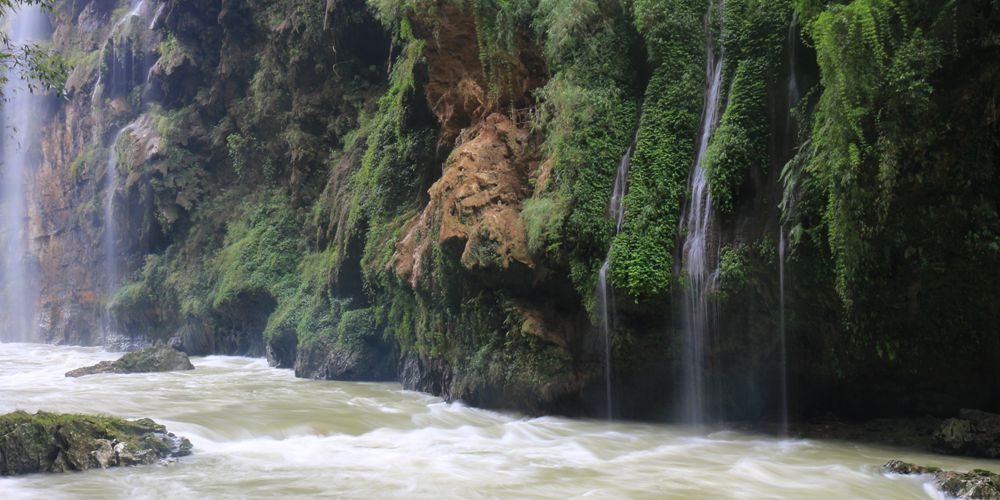 Водопад в ущелье Малинхэ