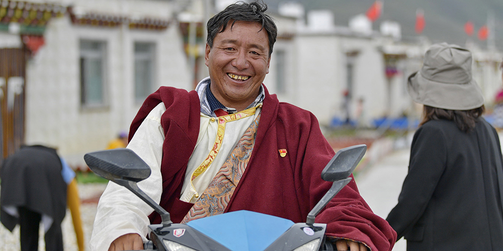 Переезд на новое место -- путь к среднезажиточному обществу в Тибетском АР