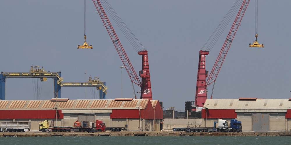 Триполи на севере Ливана временно возьмет на себя часть грузовых перевозок порта Бейрута