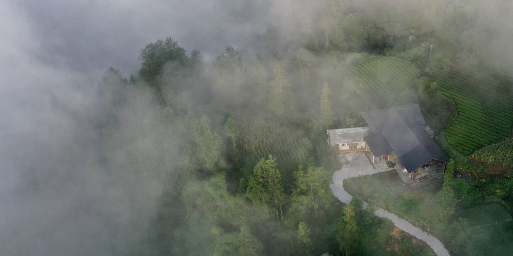 Облачное море над деревней Наньму
