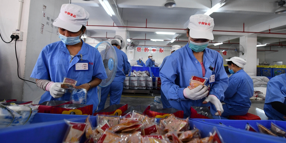 Лючжоу наращивает экспорт улиточной лапши