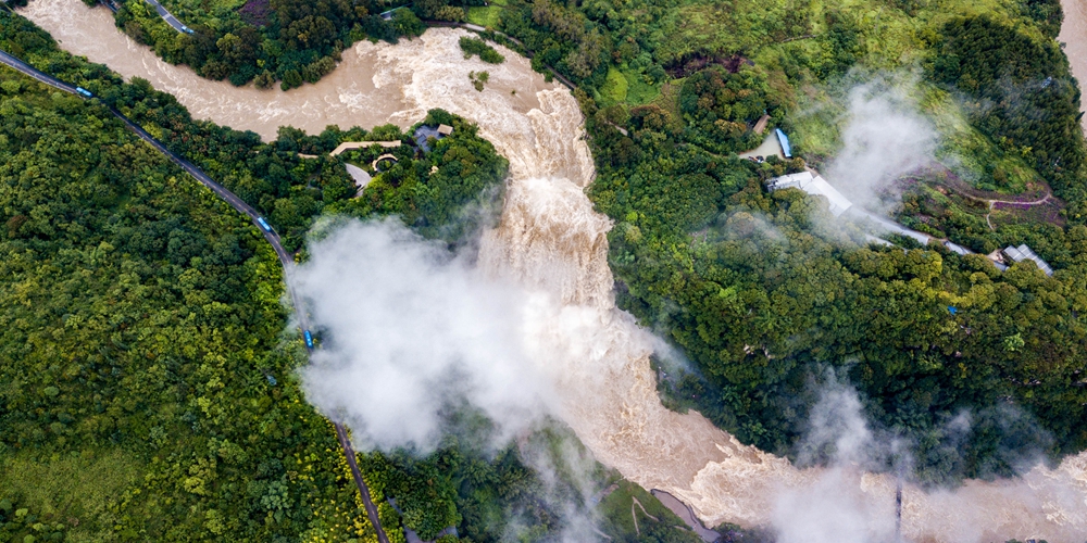Водопад Хуангошу: взгляд с неба