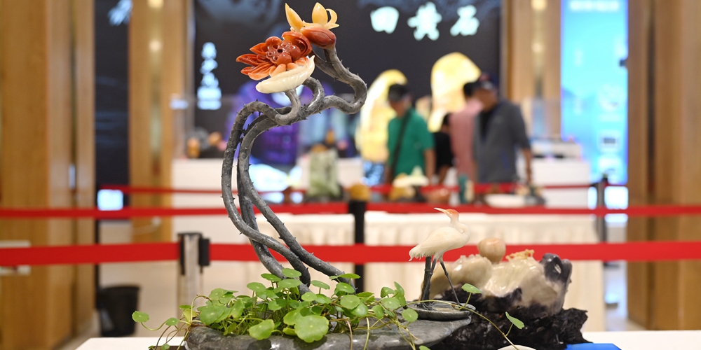 В Фучжоу открылась выставка работ участников конкурса "Божественное искусство" и лауреатов национальной премии "Небесное творение"
