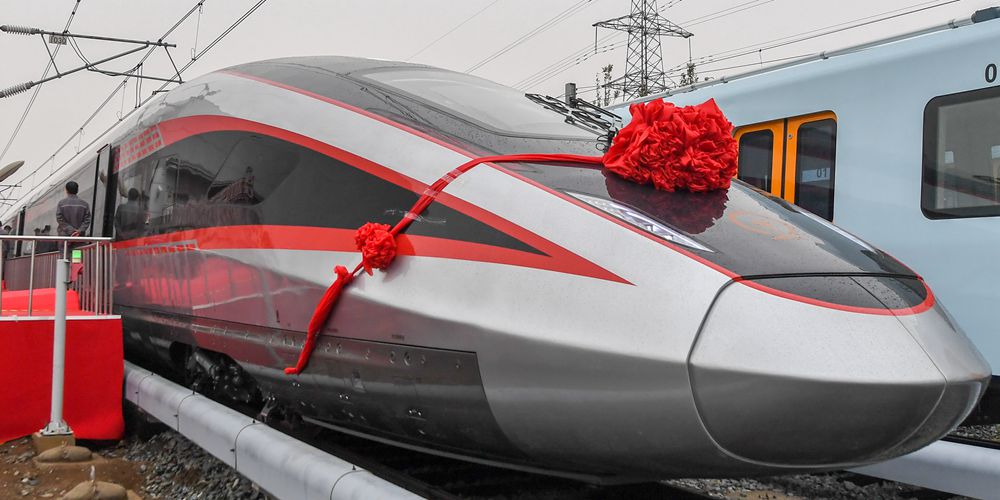 В Китае с производственной линии сошел сверхскоростной поезд с системой изменения ширины колеи