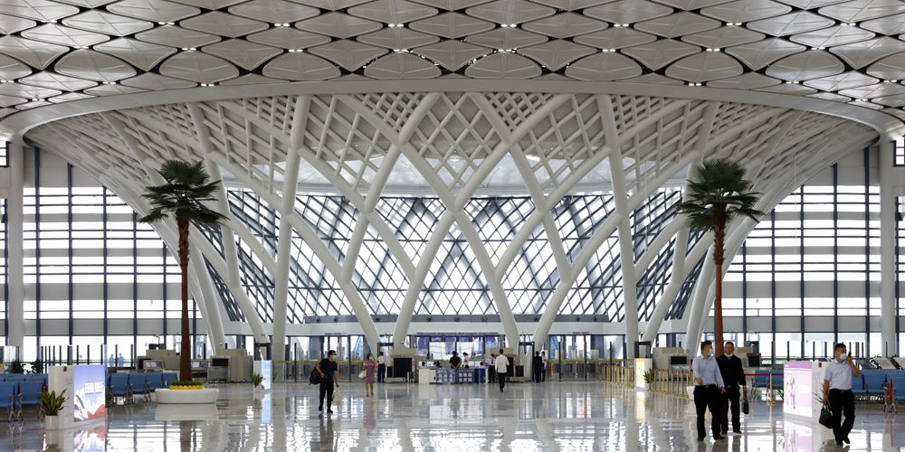 В провинции Гуандун открыли станцию Цзянмэнь комплексного транспортного узла Чжуси