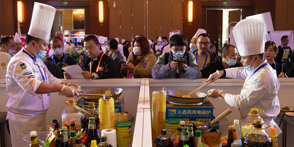 В городе Мэйшань открылся Всемирный конкурс поваров сычуаньской кухни -- 2020