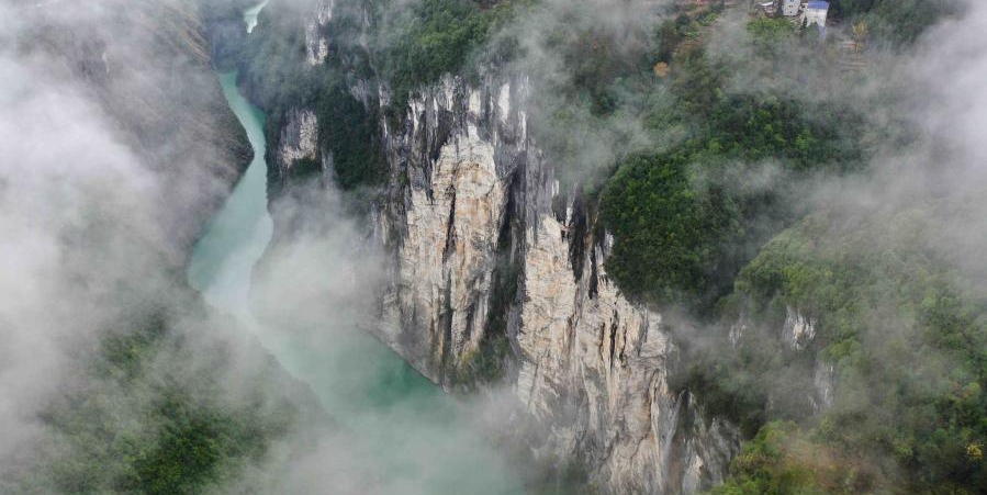 Пленительные пейзажи ущелья в провинции Хубэй