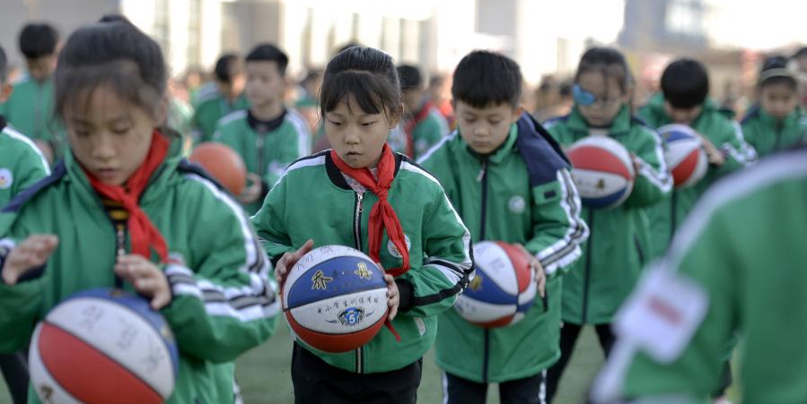 Здоровье нации -- баскетбол стал частью культуры одной из школ в провинции Хэбэй