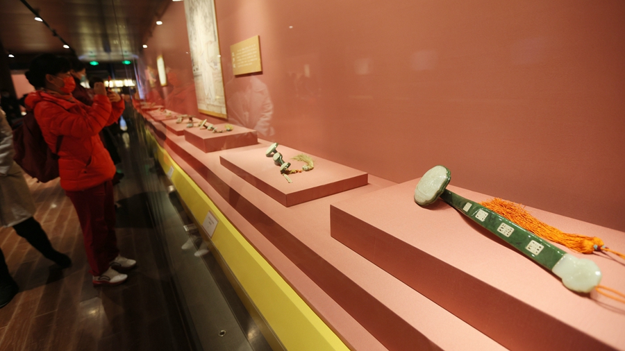 В пекинском Музее "Гугун" открылась выставка по случаю праздника Весны