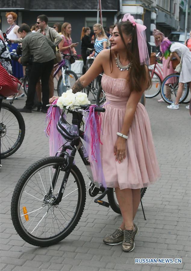 В Киеве прошел женский велопробег