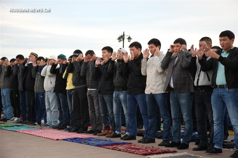 Мусульмане Казахстана отмечают праздник Курбан-Айт