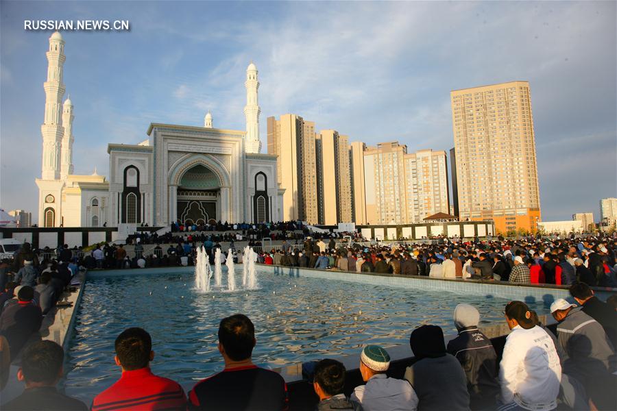 Мусульмане Казахстана отмечают праздник Курбан-Айт