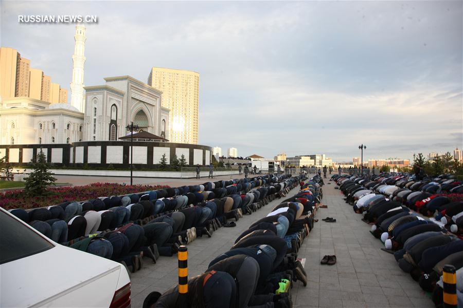 Мусульмане Казахстана отмечают праздник Курбан-Айт