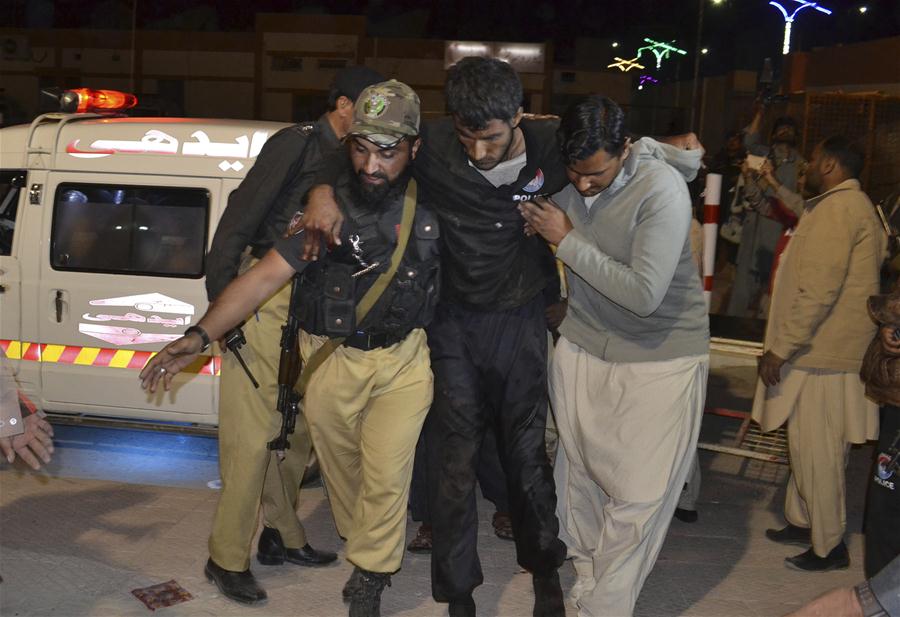 48 человек погибли при нападении боевиков на полицейскую академию в Пакистане 
