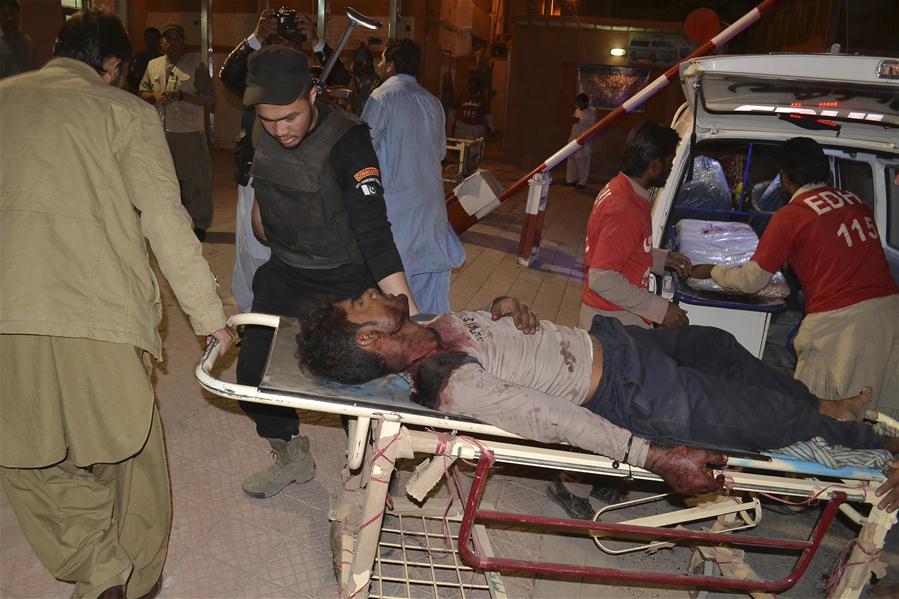48 человек погибли при нападении боевиков на полицейскую академию в Пакистане 