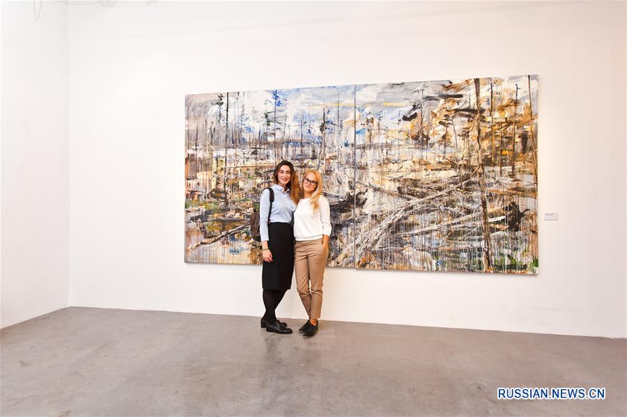 Во Владивостоке открылась выставка "Пустырь и пустошь"