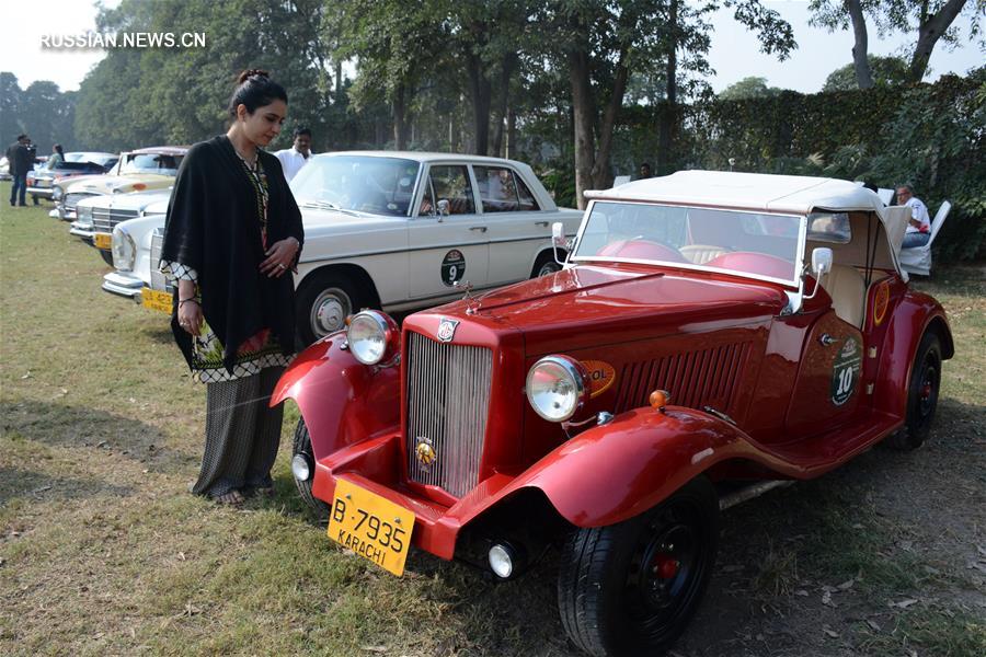 В Пакистане прошла выставка ретро-автомобилей