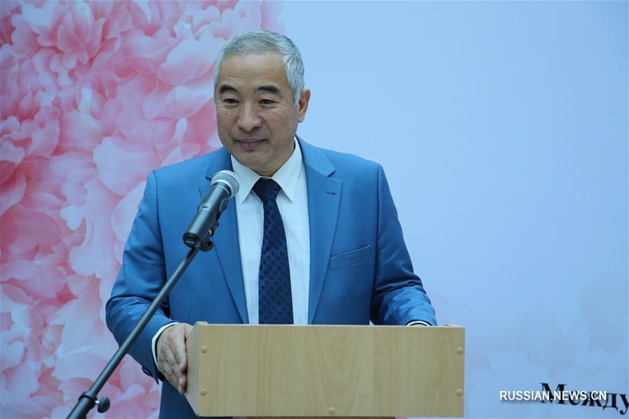 Фотовыставка "Исламская культура и быт Великого Шелкого пути" в Астане