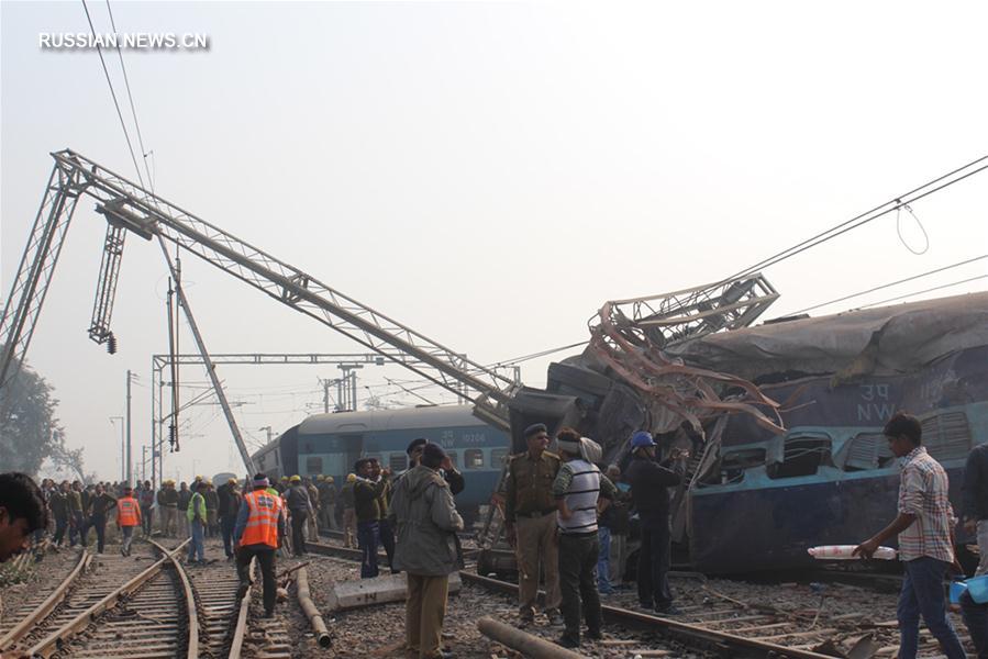 В Индии с рельсов сошел поезд, два человека погибли