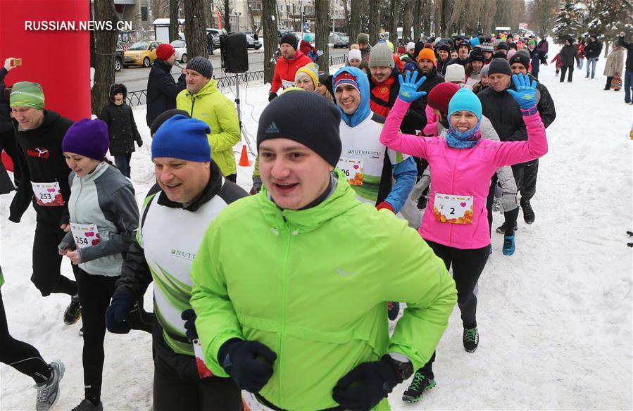 Легкоатлетический забег в Киеве по случаю Дня всех влюбленных