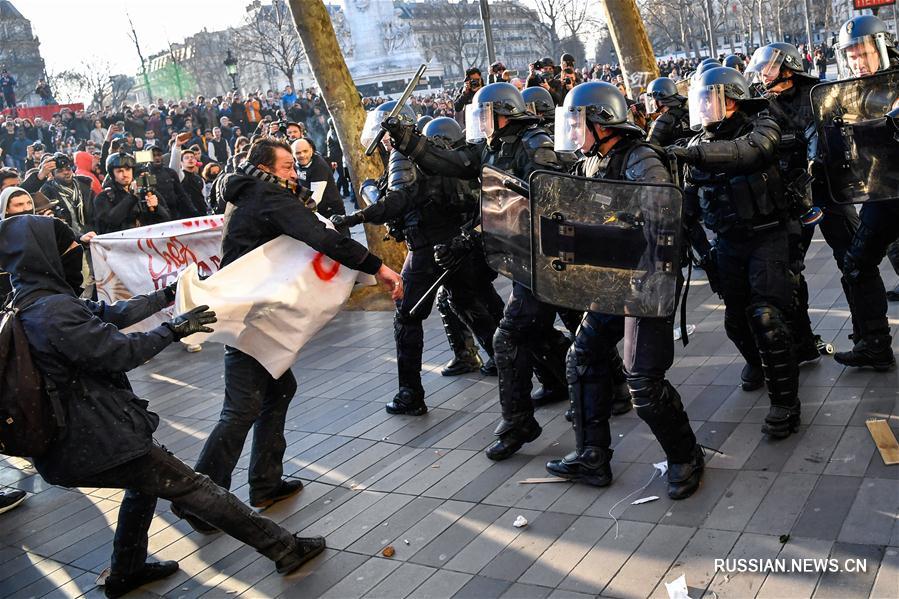 Во Франции прошли манифестации против полицейского произвола 