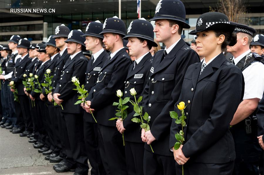 В Лондоне почтили память жертв теракта