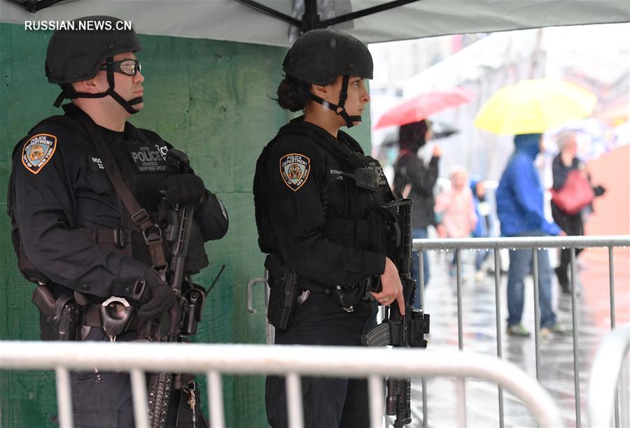 На Таймс-сквер в Нью-Йорке усилены меры безопасности 