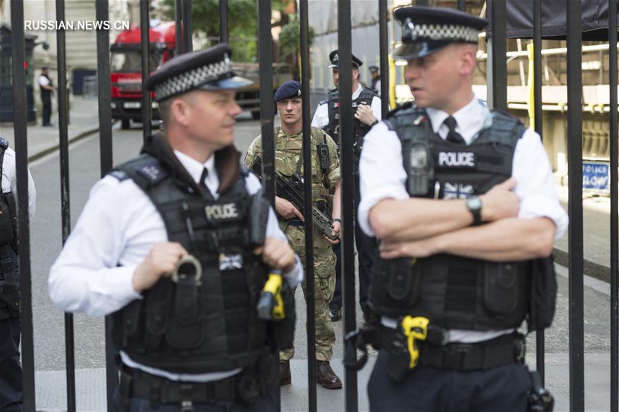 Уровень террористической угрозы в Великобритании повышен до "критического" 