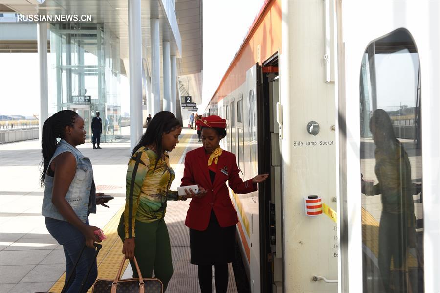 За неделю после ввода в эксплуатацию по железной дороге Момбаса - Найроби перевезено  12 тыс. пассажиров 