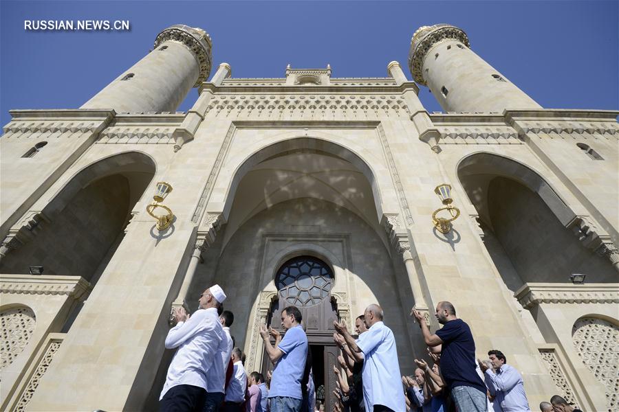 Мусульмане Азербайджана встречают Ураза-байрам