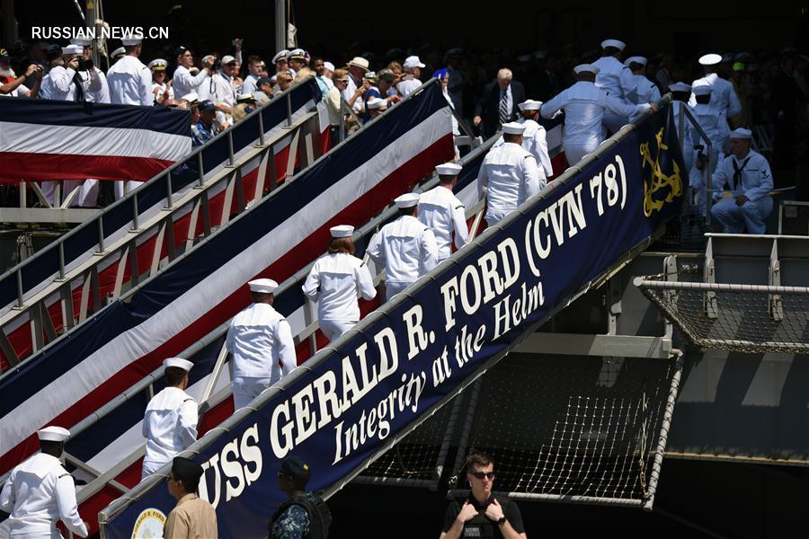 ВМС США ввели в боевой состав авианосец класса "Джеральд Форд"