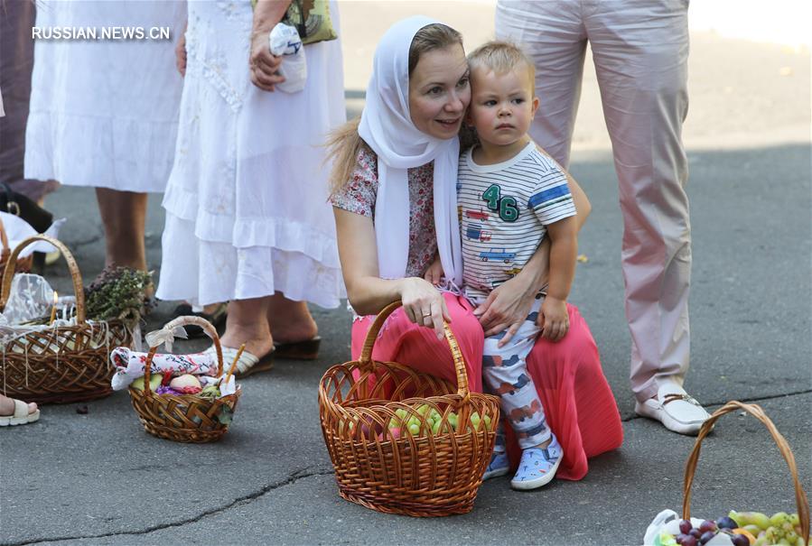В Украине встретили Яблочный Спас