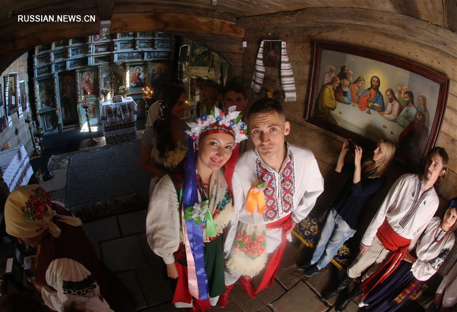 Коллективная свадьба в народных традициях под Киевом