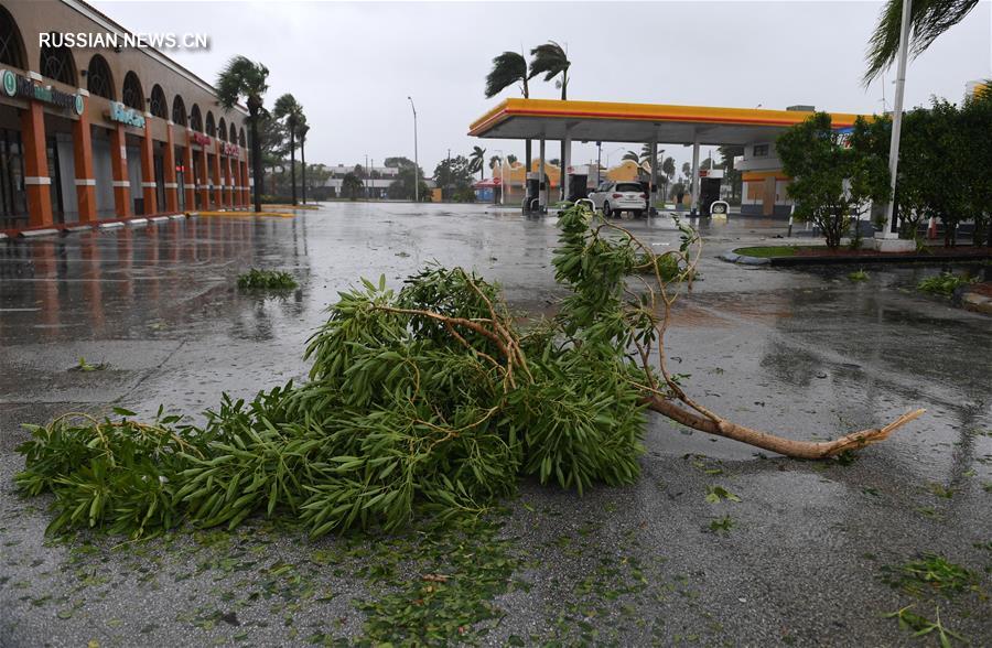 Ураган "Ирма" обрушился на острова Флорида-Кис в США 