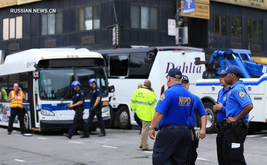 Три человека погибли в результате столкновения автобусов в Нью-Йорке 