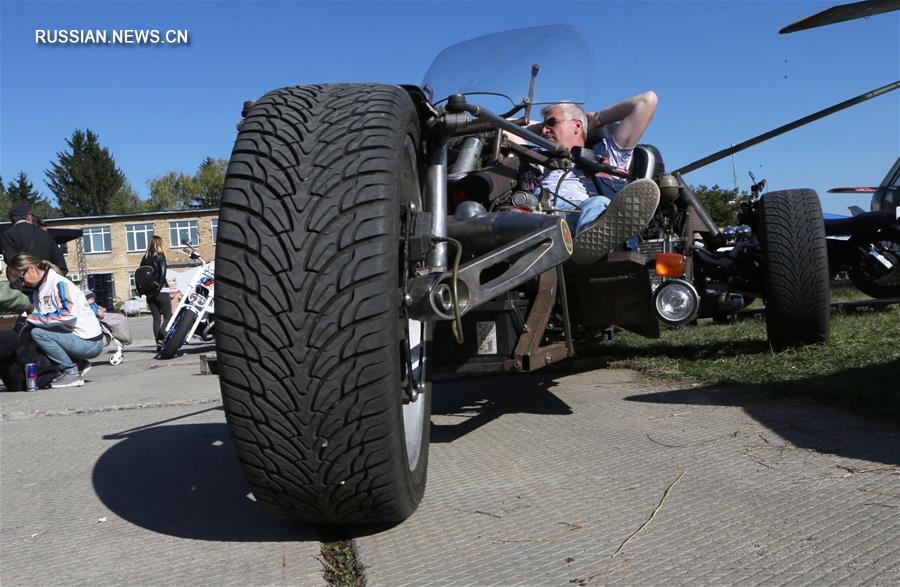 В Киеве проходит фестиваль ретроавтомобилей